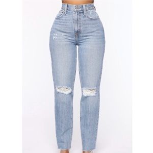 NWT Medium Wash High Rise Mom Jean by Fashion Nova- Size 0